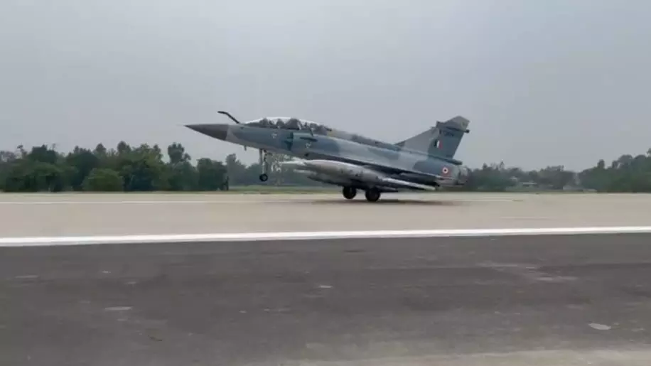 IAF jet, Purvanchal Expressway