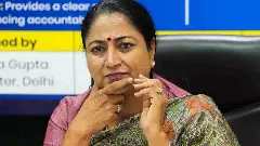 Delhi govt will urge SC to allow uniform rules on overage vehicles: CM Gupta