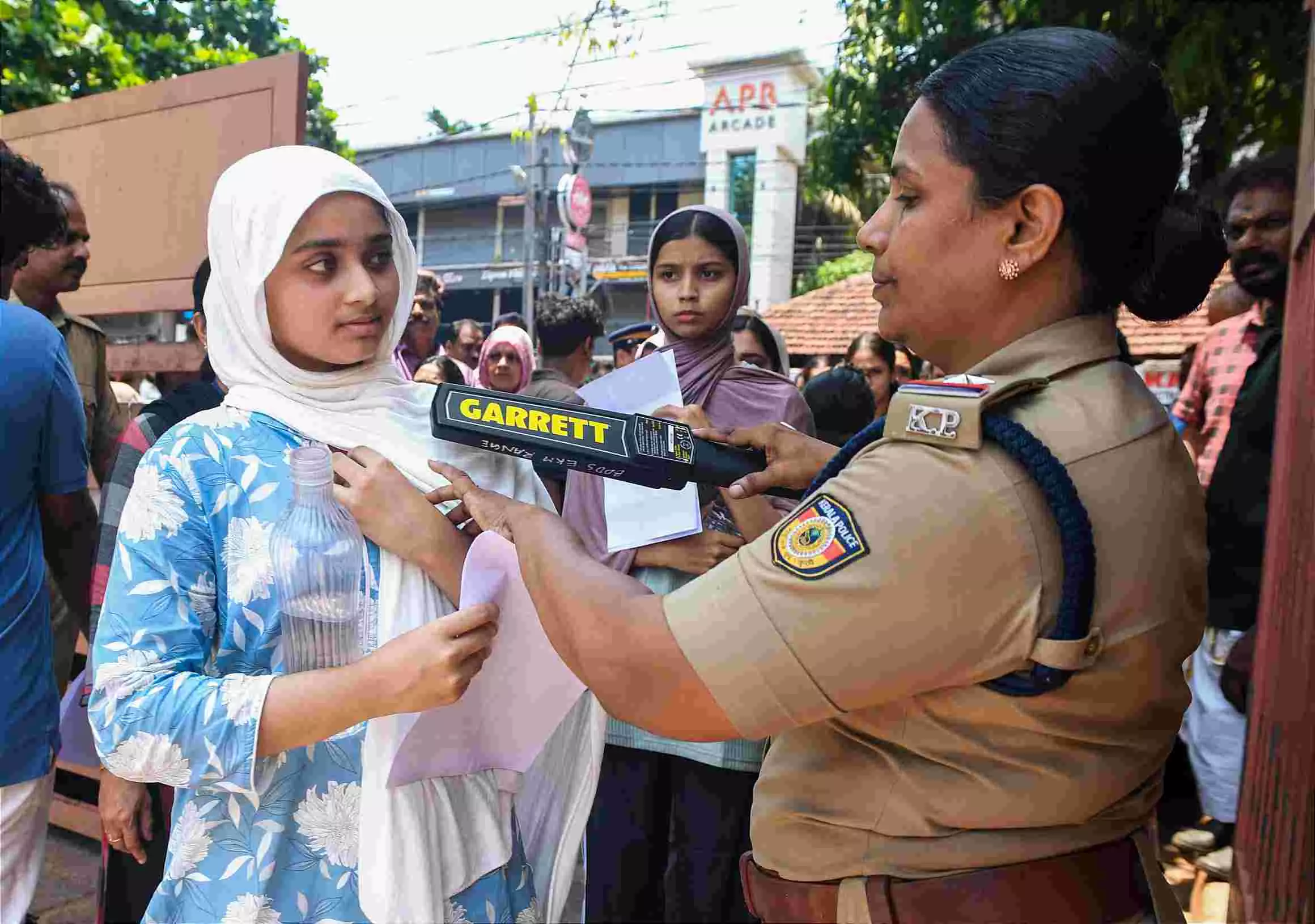 TN: Hair clips, dress buttons not allowed in NEET (UG) this year due to stringent frisking TN: Hair clips, dress buttons not allowed in NEET (UG) this year due to stringent frisking