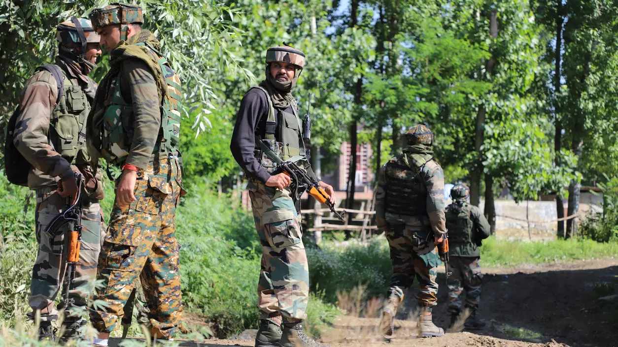 Pakistani troops, Indian soldiers, ceasefire violation, Jammu and Kashmir, Line of Control, unprovoked attack, firing, open fire