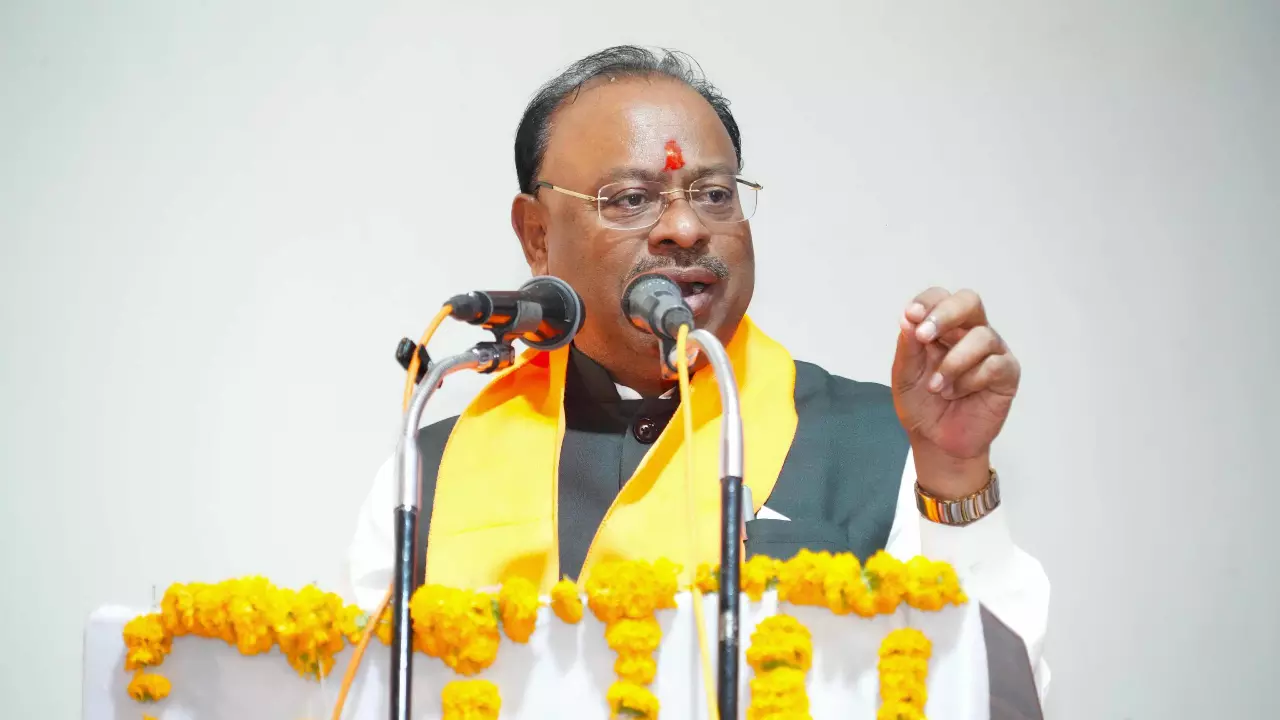 Revenue Minister Bawankule held a high-level meeting at Mantralaya (state secretariat) and asked top officials for a report on the matter. Photo: X/@cbawankule