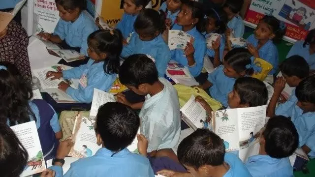 Maharashtra makes Hindi compulsory third language for classes 1-5