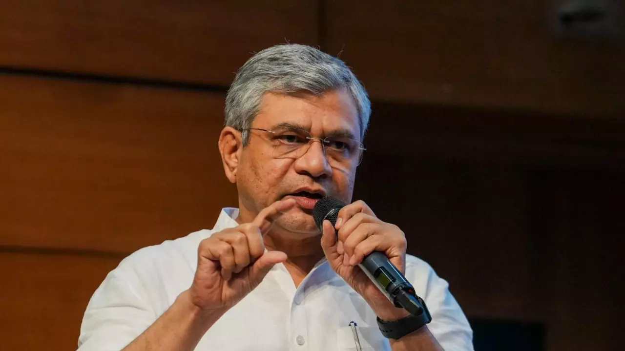 Red Fort blast: Rail minister says vigil strengthened at major railway stations