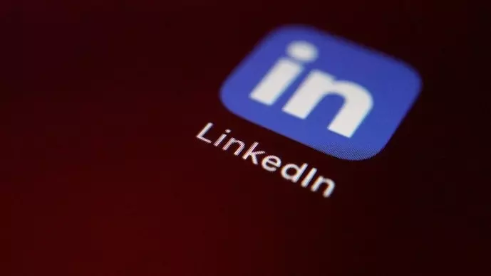 LinkedIn to roll out AI-powered job search tool
