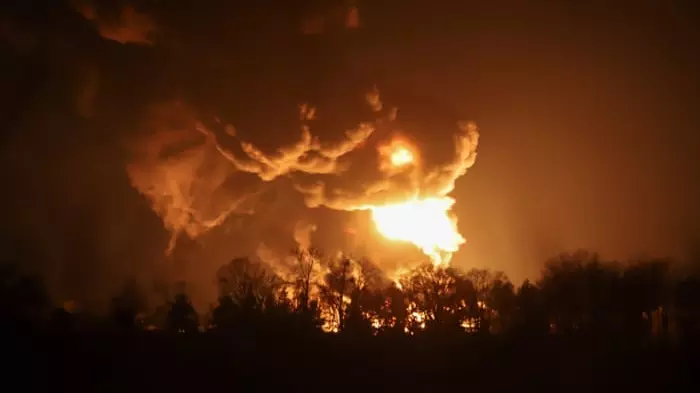 Pak claims all its nukes are safe Pak claims all its nukes are safe