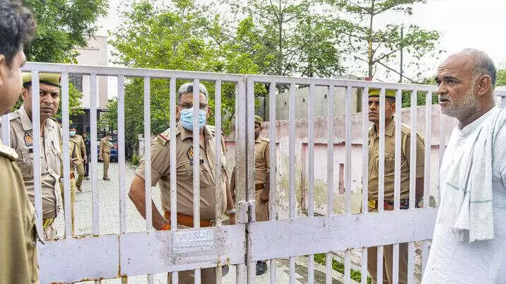 police personnel at Noida