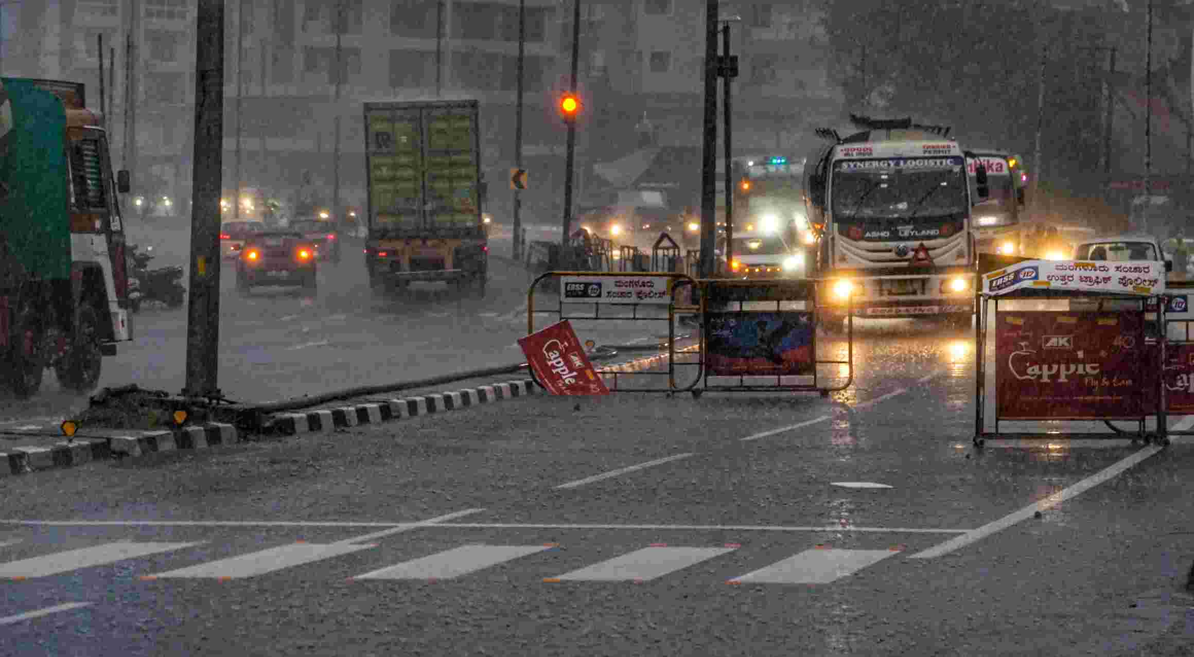 Heavy rains wreak havoc in Kerala, Karnataka; Mumbai too severely affected