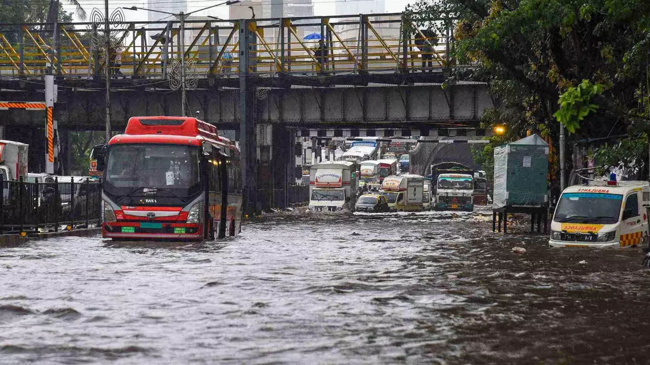 Mumbai witnesses slight respite after heavy downpour, flooding