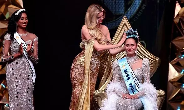 Opal Suchata wins Miss World Opal Suchata wins Miss World