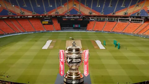 IPL 2025 trophy