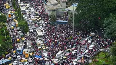 RCB fans in Bengaluru RCB fans in Bengaluru