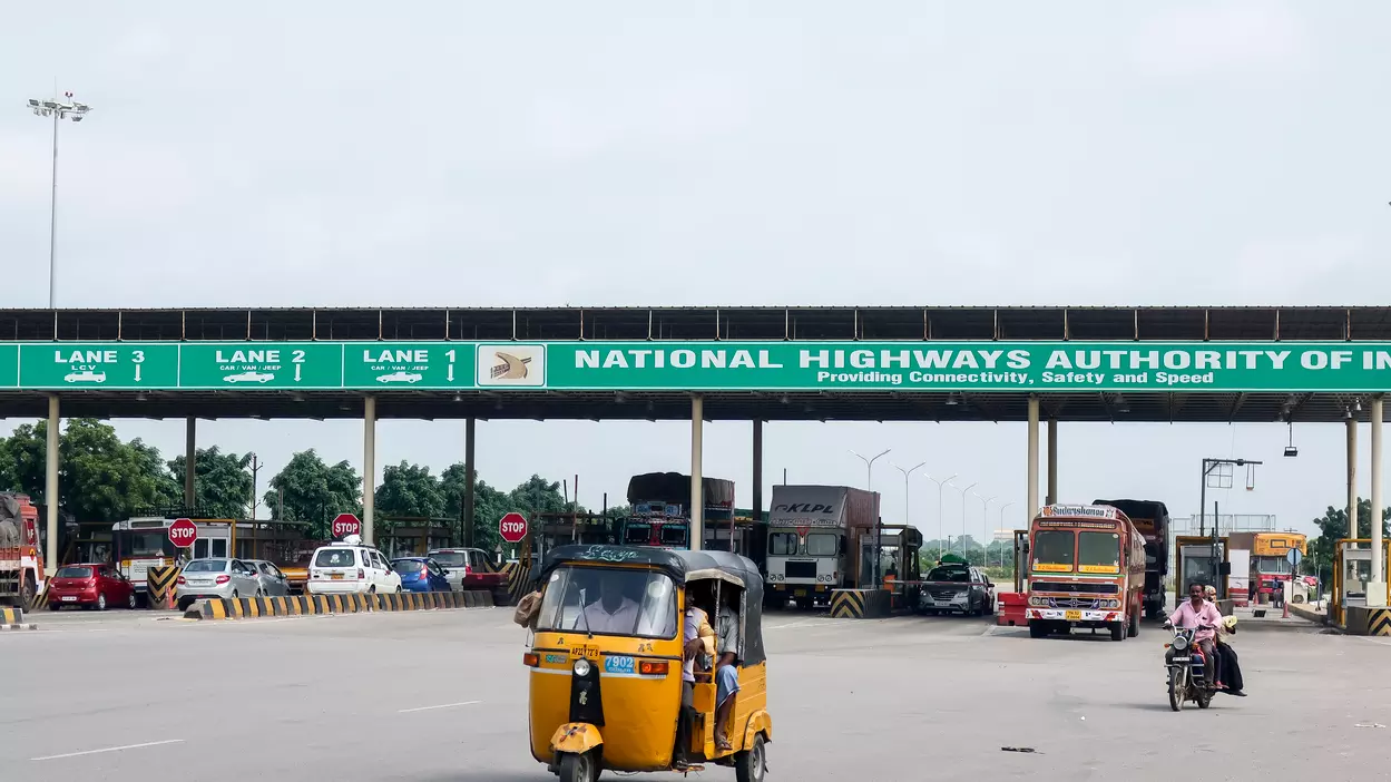 SC stays Madras HC order blocking toll collection on Madurai-Tuticorin highway