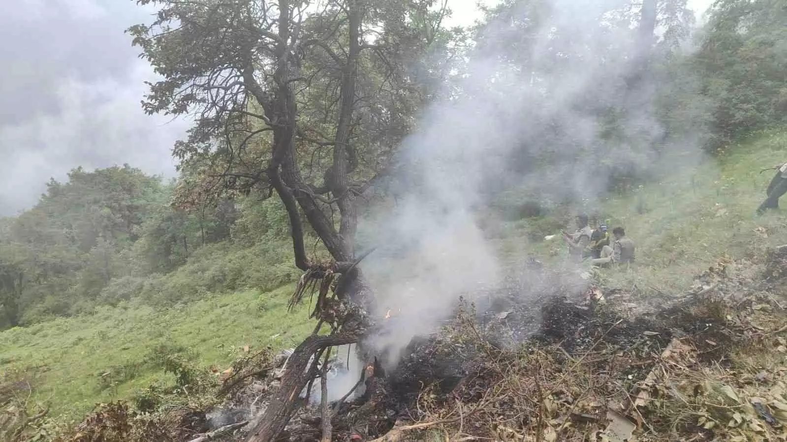 Uttarakhand helicopter carrying six crashes near Joshimath, rescue ops underway Uttarakhand helicopter carrying six crashes near Joshimath, rescue ops underway