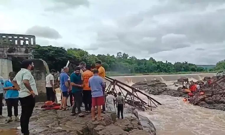 Pune bridge collapse Pune bridge collapse