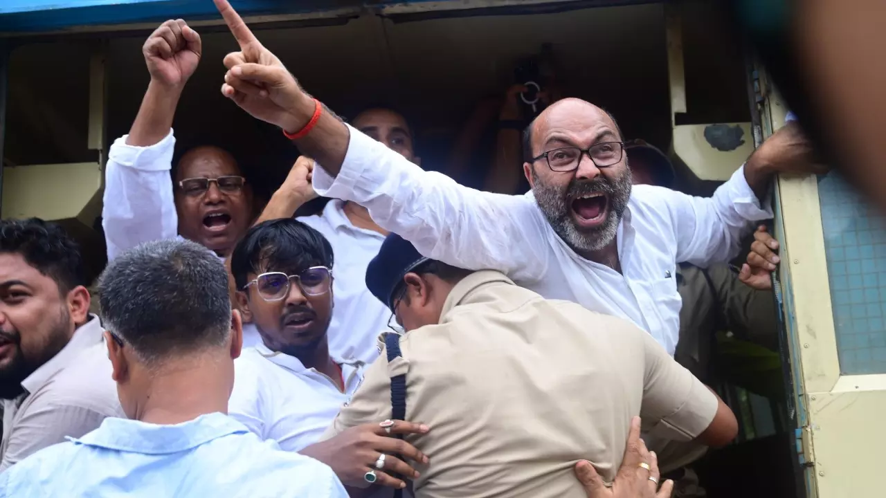 Congress leaders arrested