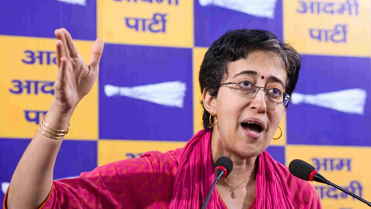 Delhi High Court issued notice to Atishi and another AAP leader to submit their response by December 4