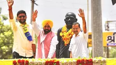 AAPs Gopal Italia (left) with Punjab CM Bhagwant Mann and former Delhi CM Arvind Kejriwal