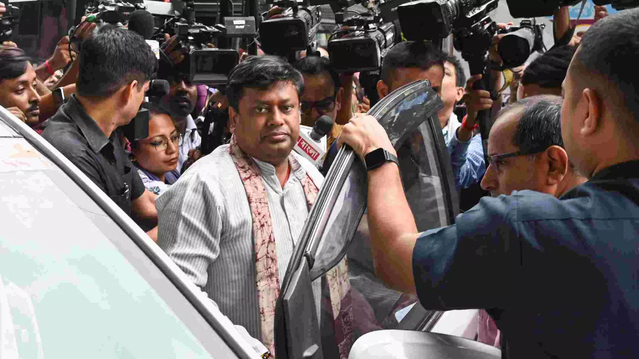 Kolkata gangrape: TMC leaders make controversial statements; party distances itself