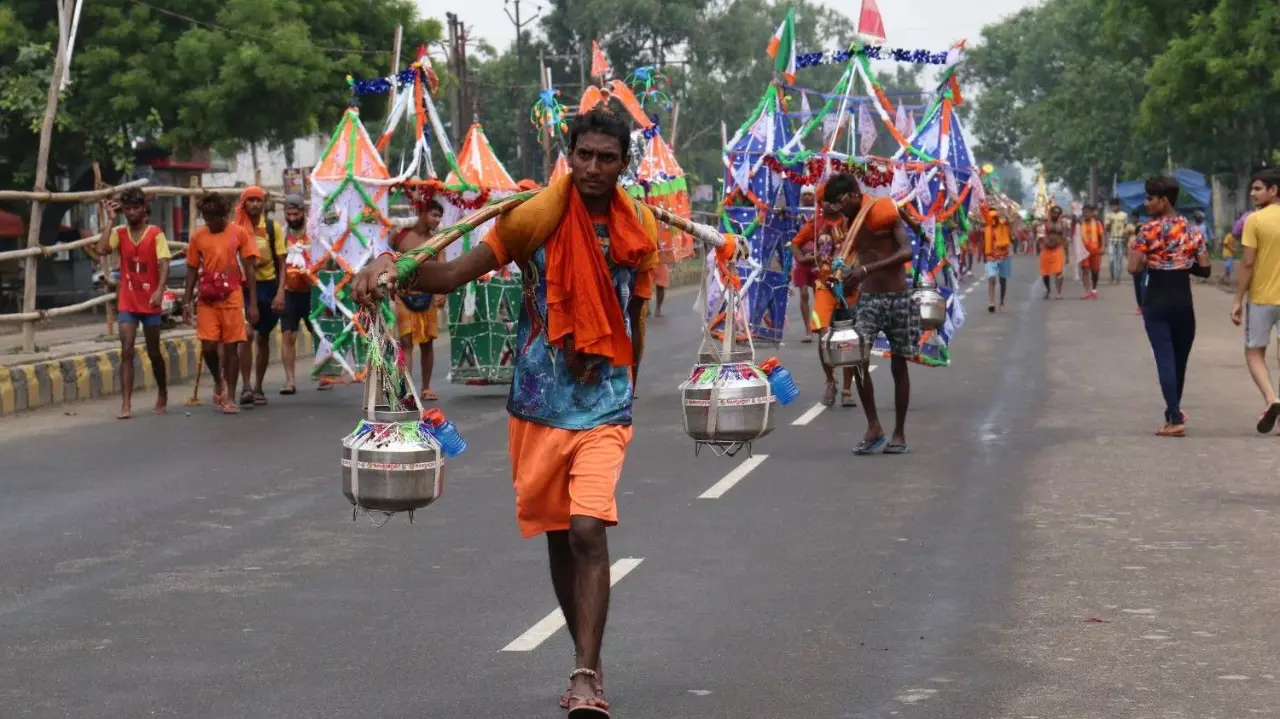 Hindu pilgrims performing Kanwar yatra