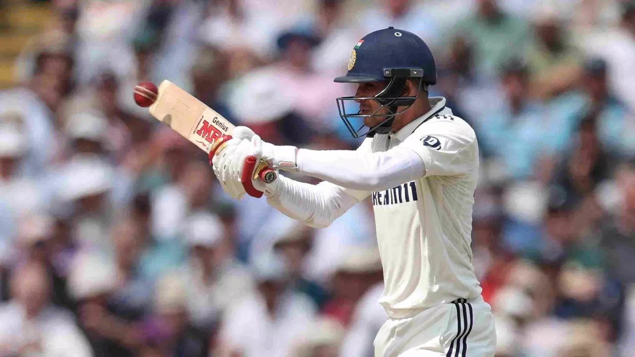 Gills double hundred leads India to 587, bowlers reduce England to 77/3