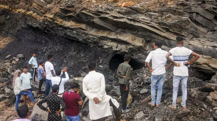 coal mine that collapsed in Jharkhand