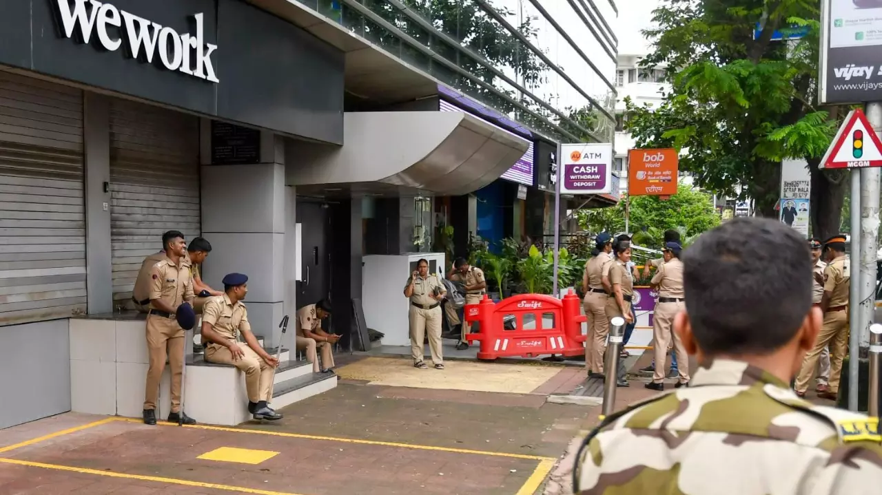 MNS workers, Marathi row