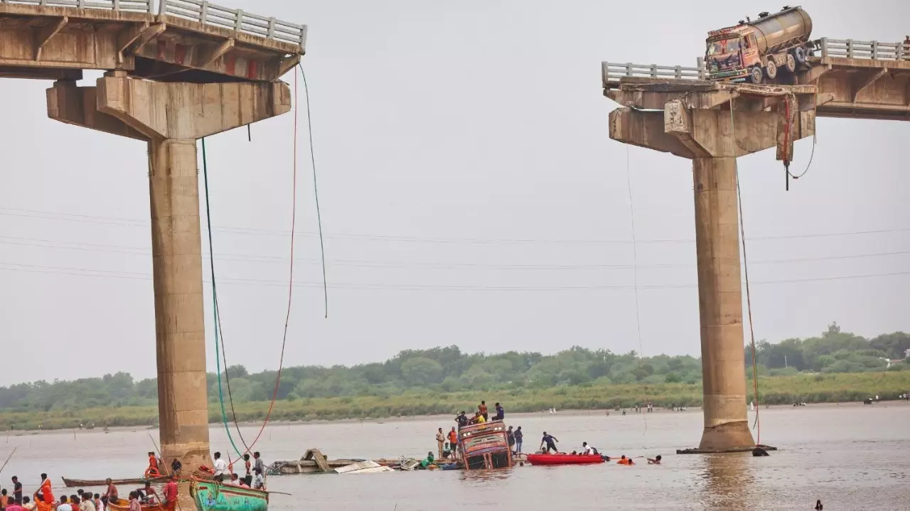 Gujarat bridge collapse