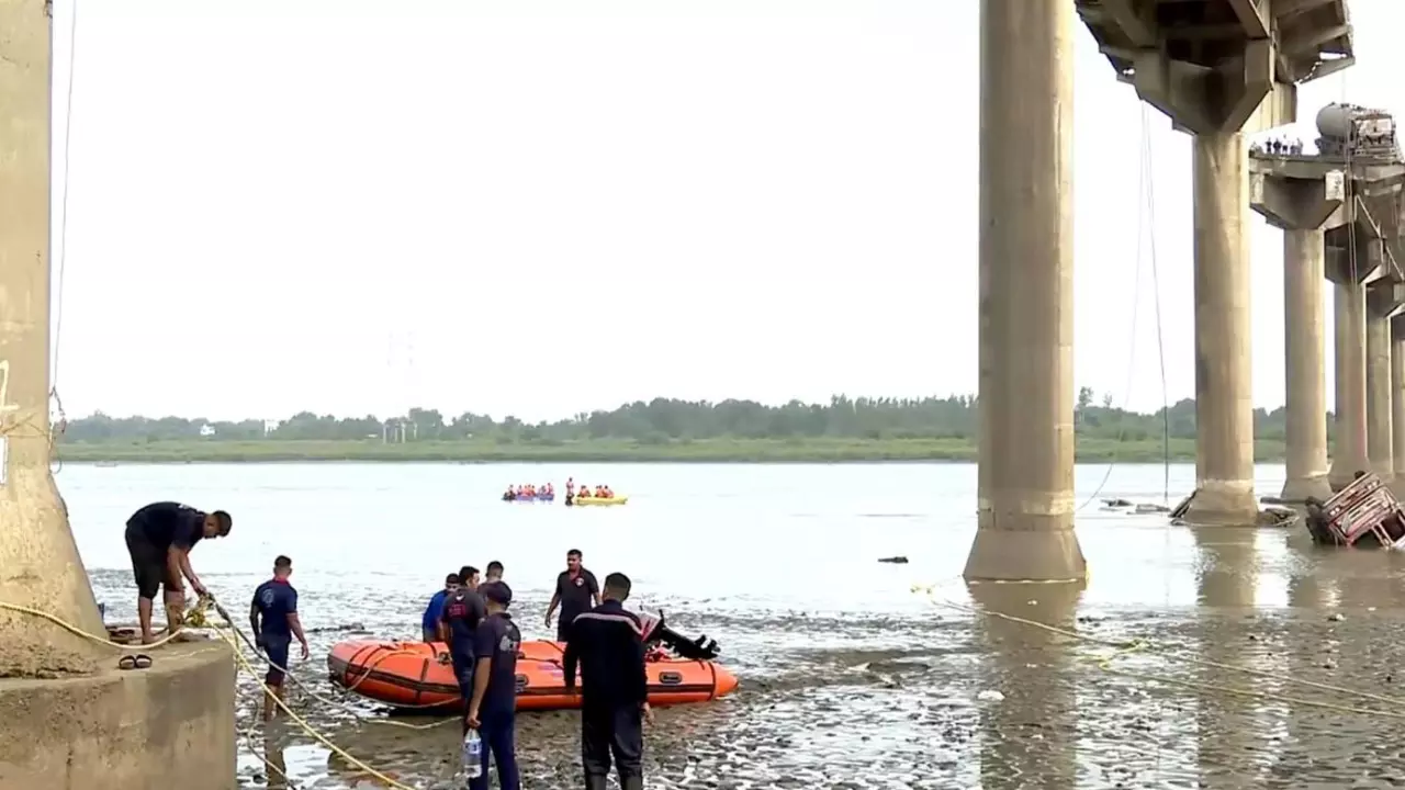 Gambhira bridge collapse