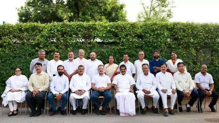 Rahul Gandhi with Congress leaders from Gujarat