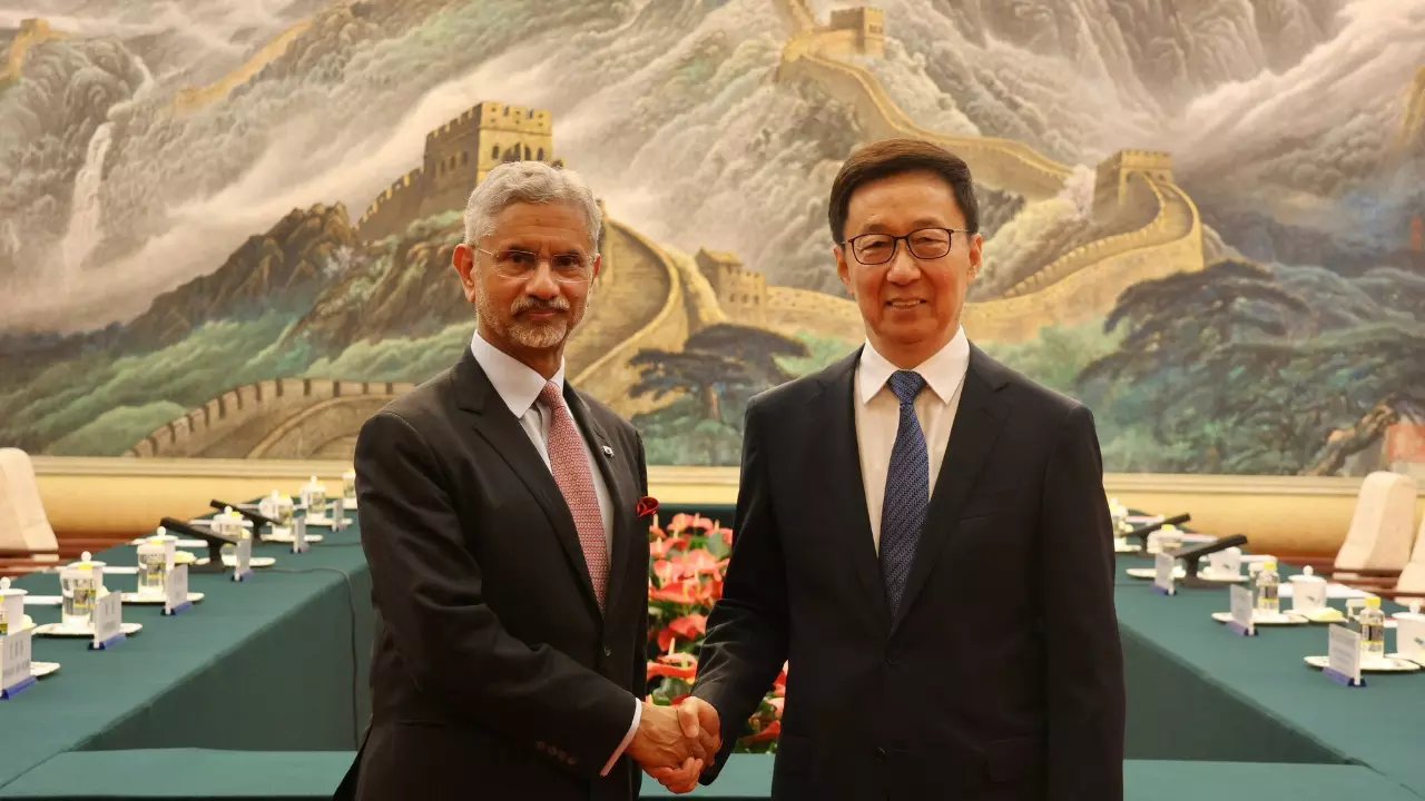EAM Jaishankar (Left) Chinese Vice President Han Zheng