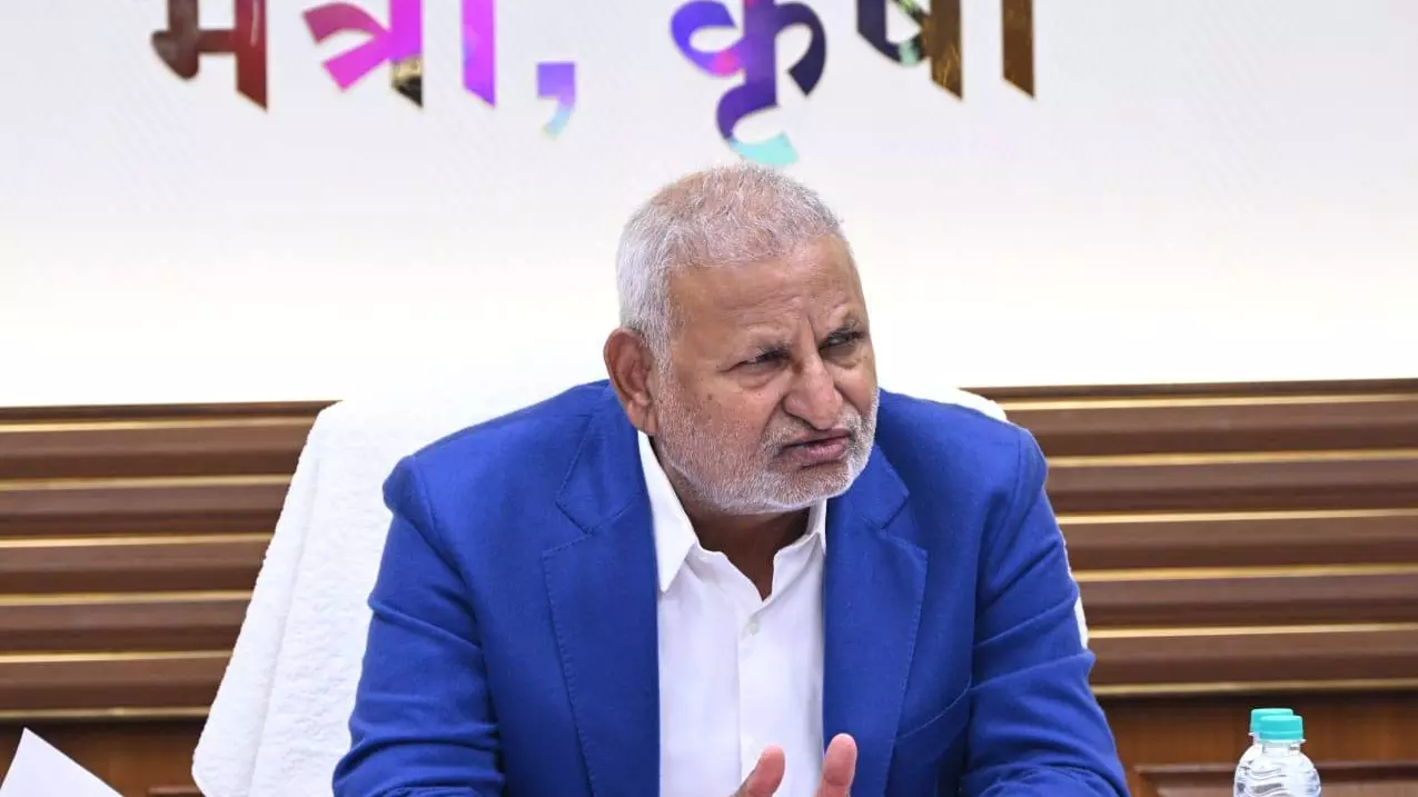 Maharashtra agriculture minister under fire for playing rummy in Assembly