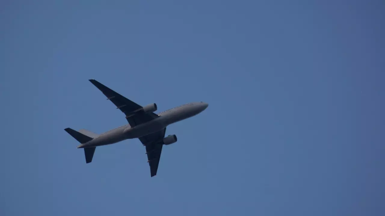 India closes airspace to Pakistani aircraft