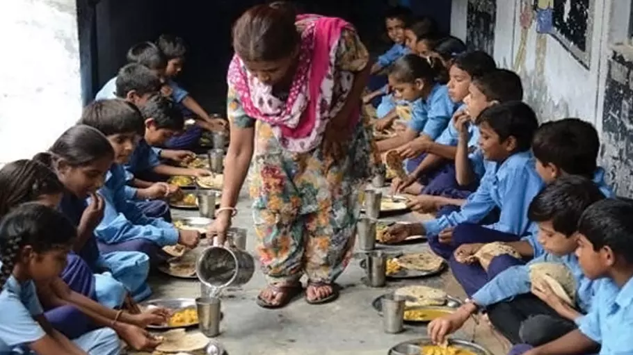 Gujarat malnutrition among children, malnourished kids