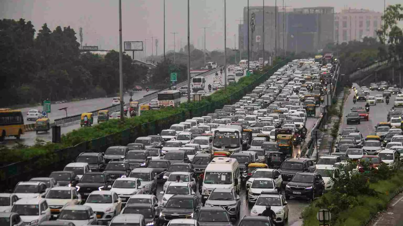‘Red alert’ issued in Delhi as heavy rain causes waterlogging, traffic chaos ‘Red alert’ issued in Delhi as heavy rain causes waterlogging, traffic chaos