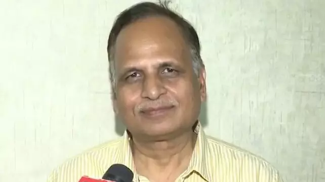Day after Satyender Jain gets clean chit, AAP faces another graft charge