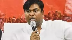 Mukesh Sahani (centre), leader of Bihars Vikassheel Insaan Party could become a key player in the state elections 2025.