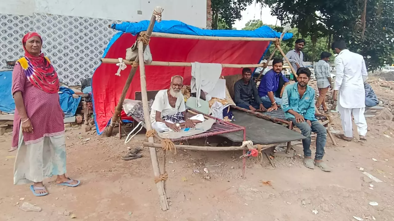 Chandola evictions: Homeless, jobless & branded ‘illegal’ overnight | Gujarat