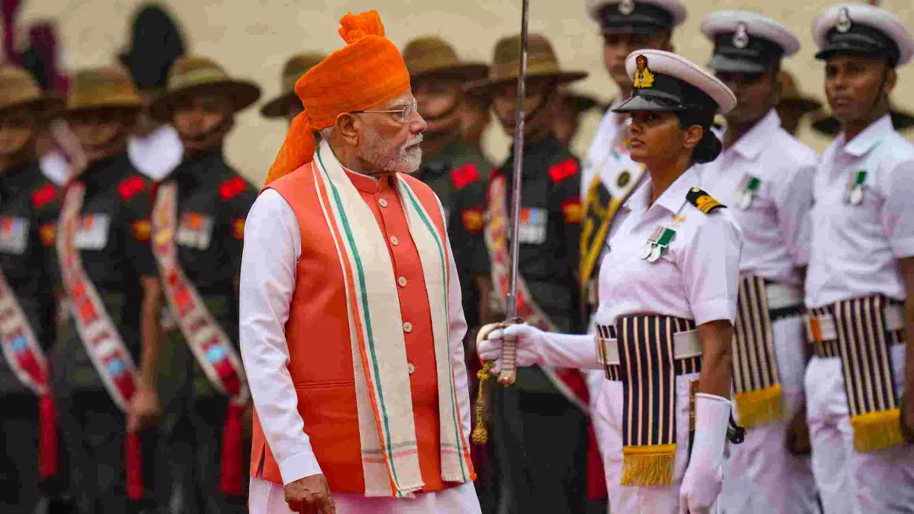PM Modi hails RSS in Independence Day speech, lauds its role in nation building