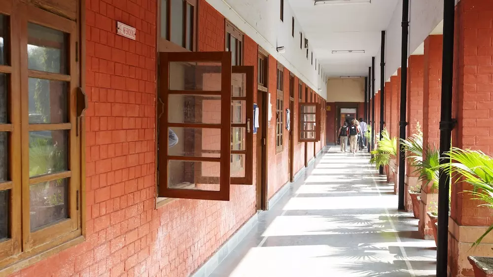 Delhi air pollution: air purifiers in classrooms says delhi education minister