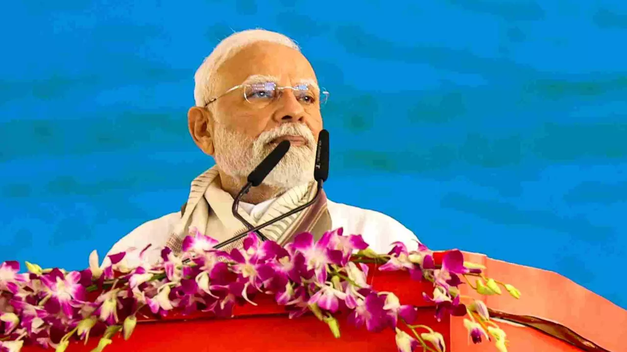 “If a jailed clerk can be suspended, why not PM?”: Modi backs bill to remove jailed ministers “If a jailed clerk can be suspended, why not PM?”: Modi backs bill to remove jailed ministers