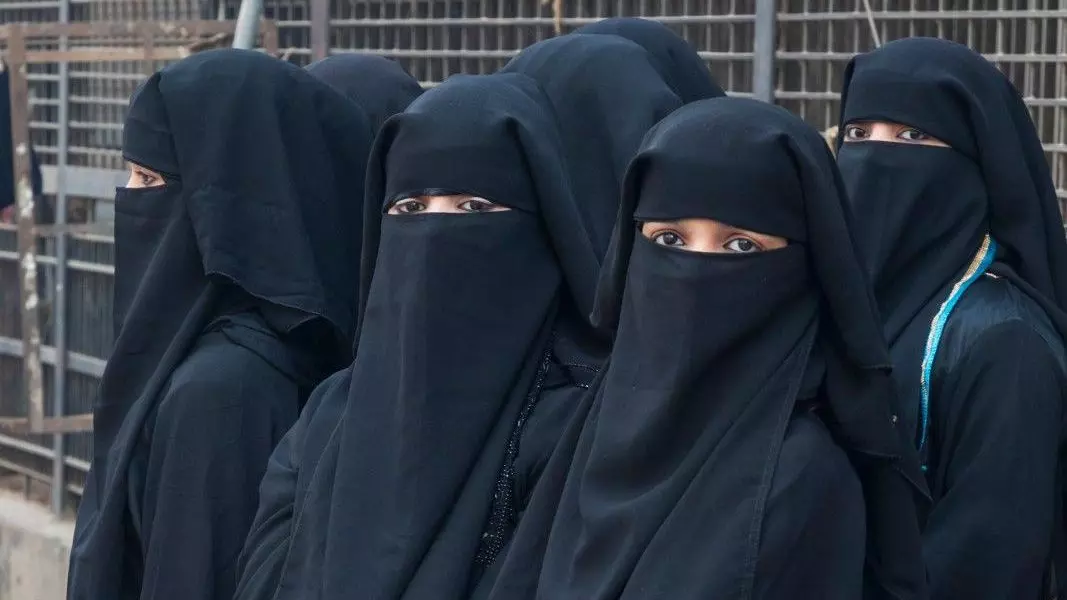 burqa-clad women