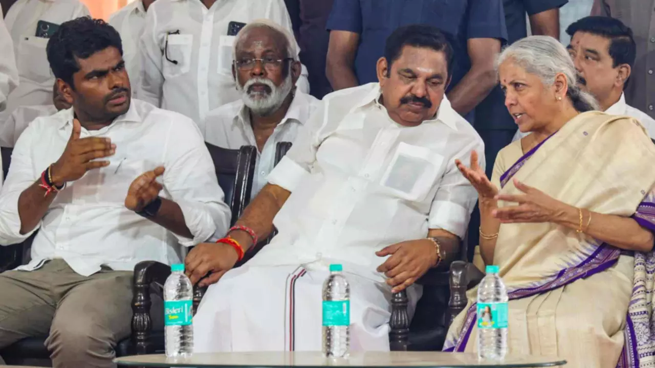 EPS, Annamalai share stage at Moopanar memorial event, fuel alliance buzz EPS, Annamalai share stage at Moopanar memorial event, fuel alliance buzz