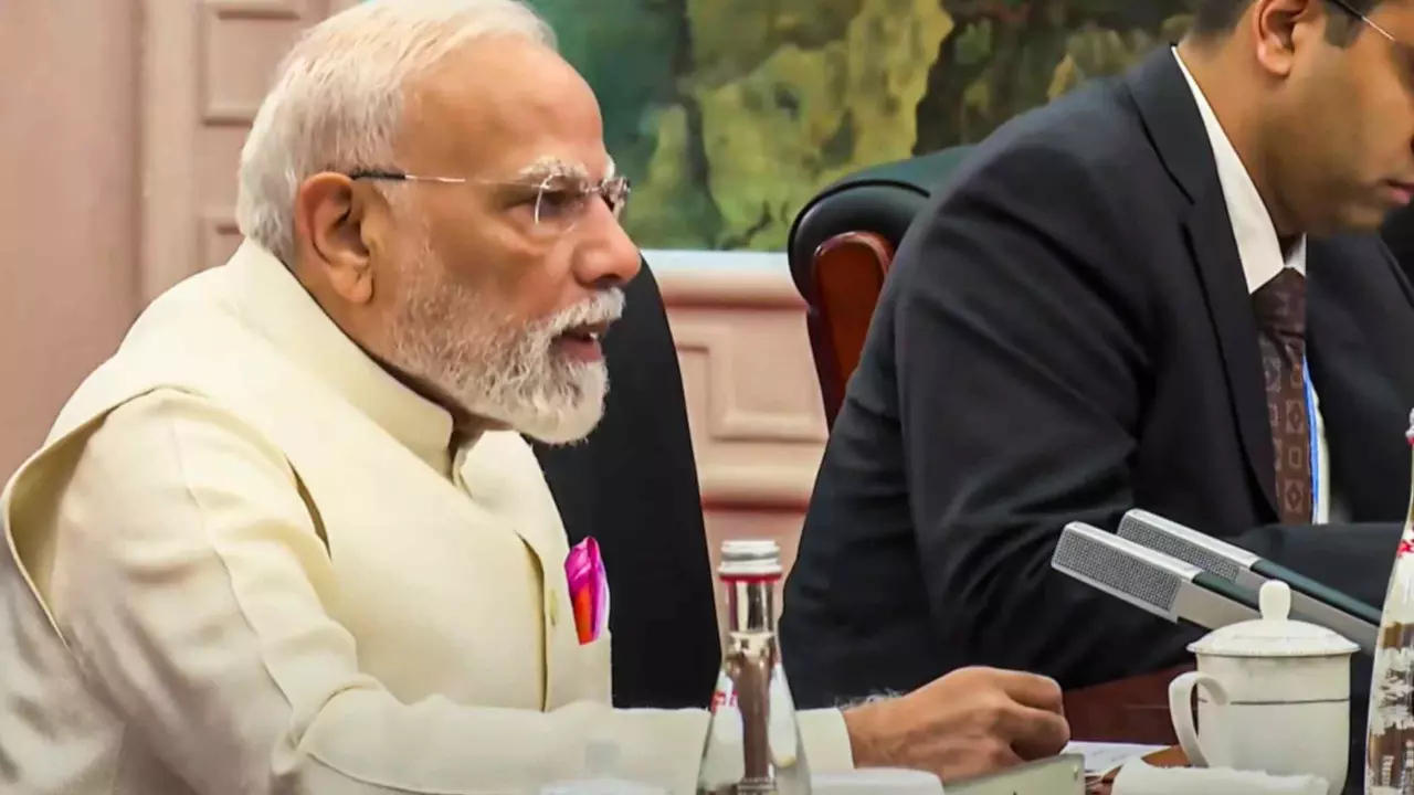 Mann ki Baat: Modi urges Indians to buy swadeshi in festive season for self-reliant india Mann ki Baat: Modi urges Indians to buy swadeshi in festive season for self-reliant india