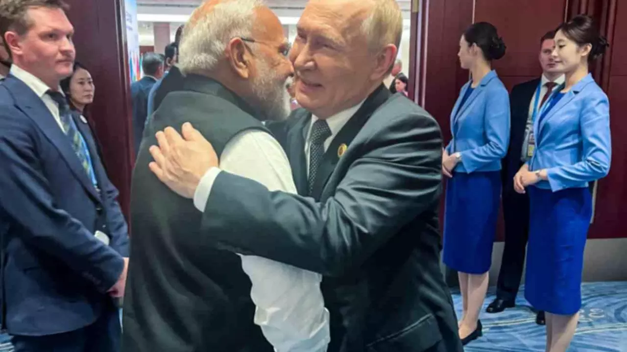 Putin slams US  pressure over Russian oil trade