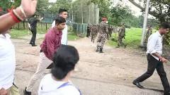Indian Army, Mamata Banerjee at protest site in Kolkata