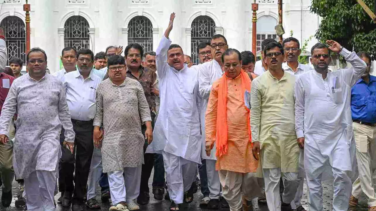 Army row Kolkata west bengal