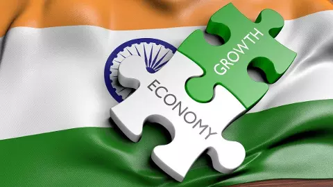 Despite the weakened informal sector contributing to half or more of the GDP, data indicates that its growth continues to surpass the indicators of the formal sector during FY23-FY25 and in the first quarter of FY26 [Representative Image: iStock]