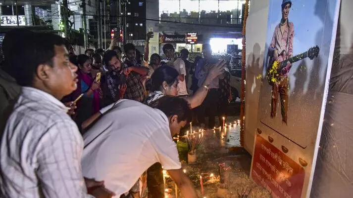 people paying homage to Zubeen Garg