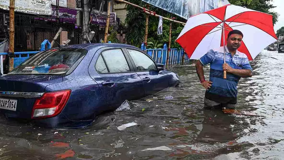Kolkata waterlogged before Durga Puja