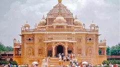 Swaminarayan Akshardham temple in Gandhinagar. Photo : Wiki Commons